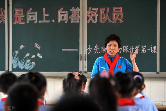 此外，还有不少家长来到活动现场当面表达对《查理九世》的感谢，;让我的孩子爱上读书，也变得勇敢